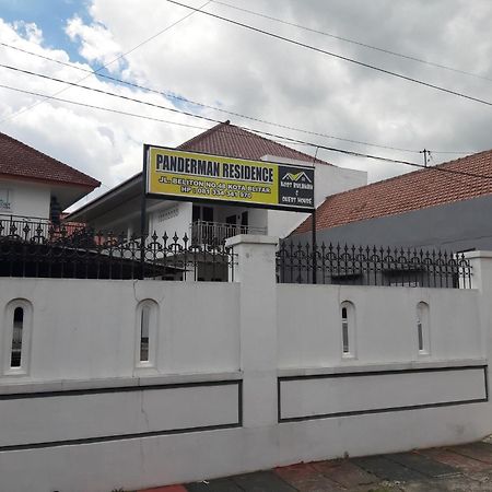 Oyo 2826 Panderman Residence Blitar المظهر الخارجي الصورة
