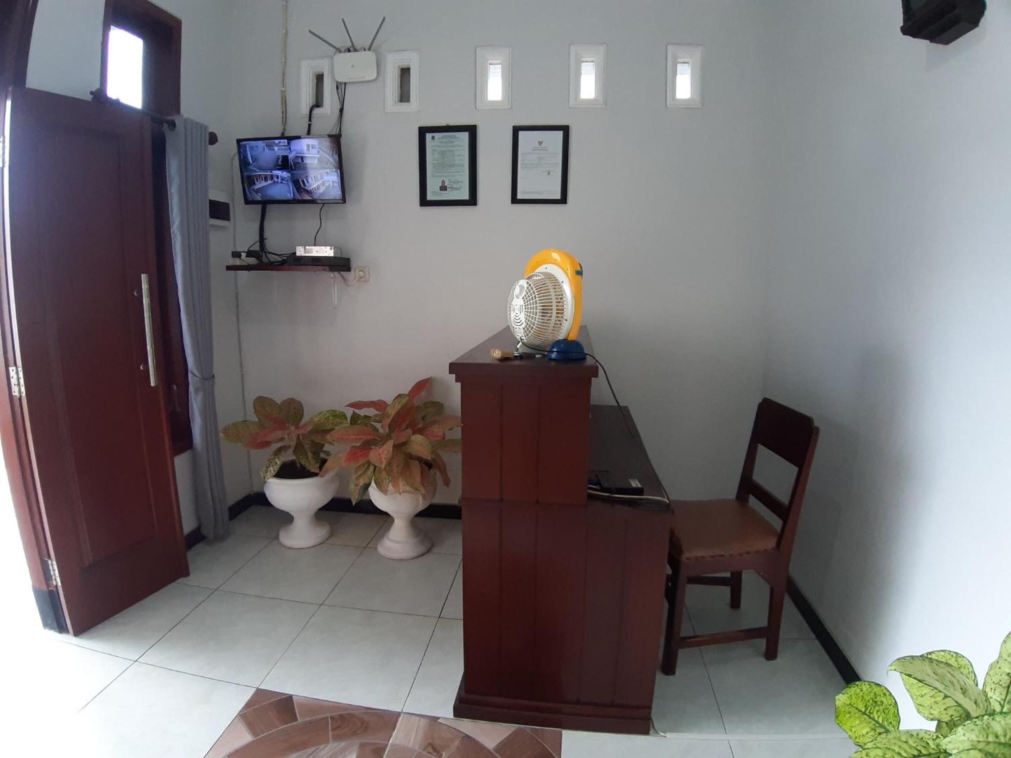 Oyo 2826 Panderman Residence Blitar المظهر الخارجي الصورة