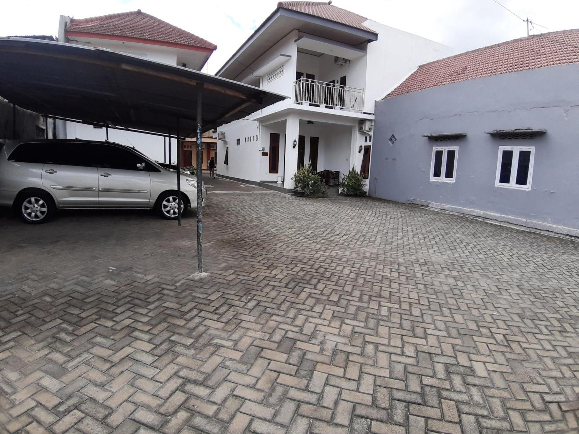 Oyo 2826 Panderman Residence Blitar المظهر الخارجي الصورة