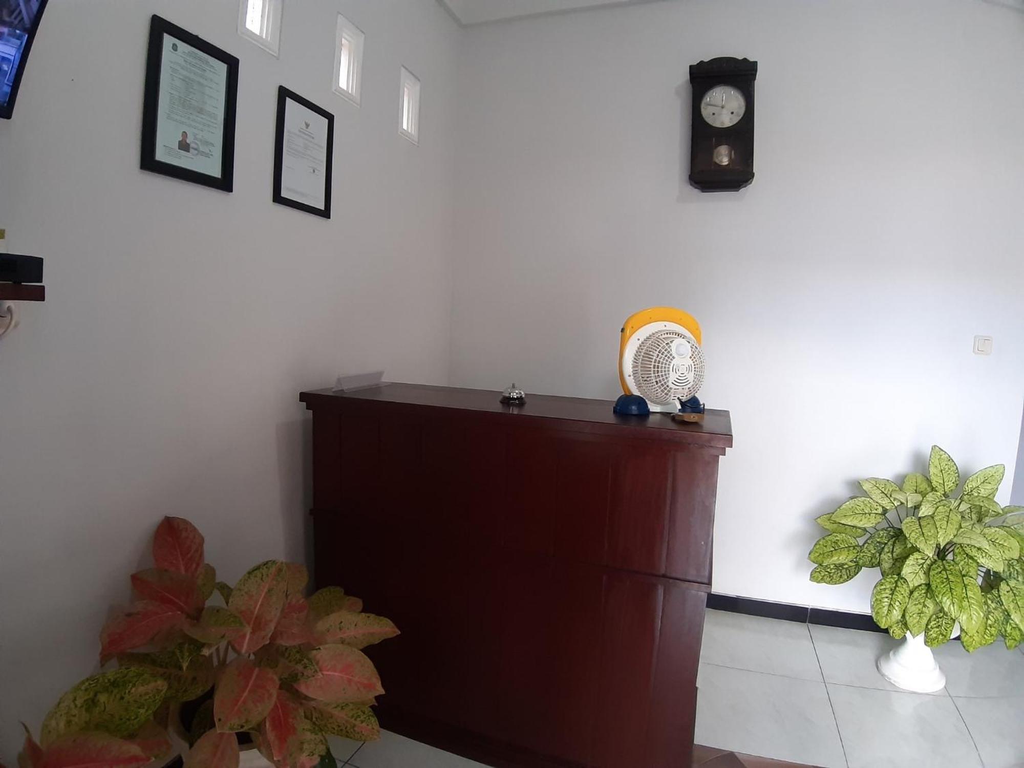 Oyo 2826 Panderman Residence Blitar المظهر الخارجي الصورة