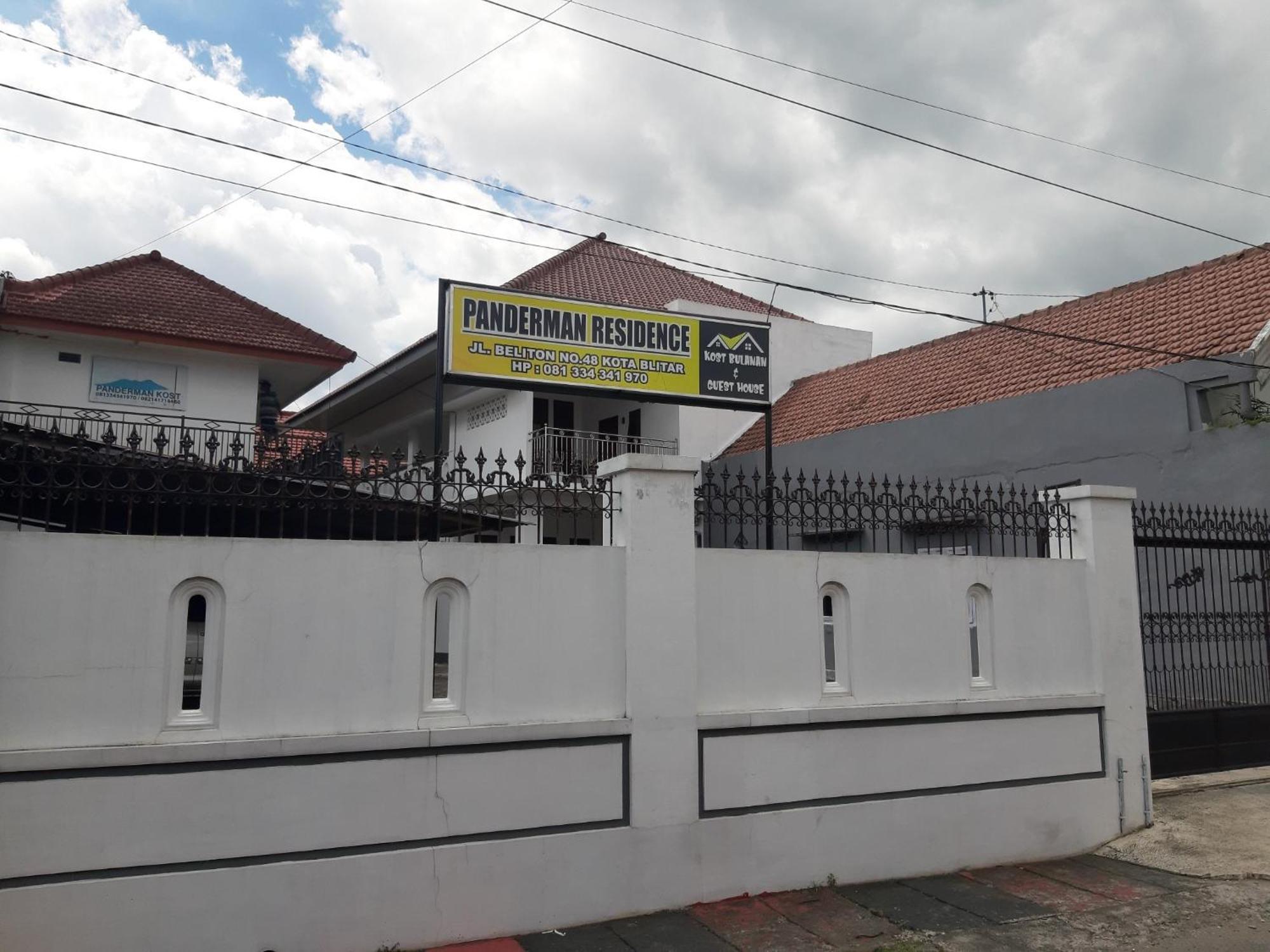 Oyo 2826 Panderman Residence Blitar المظهر الخارجي الصورة