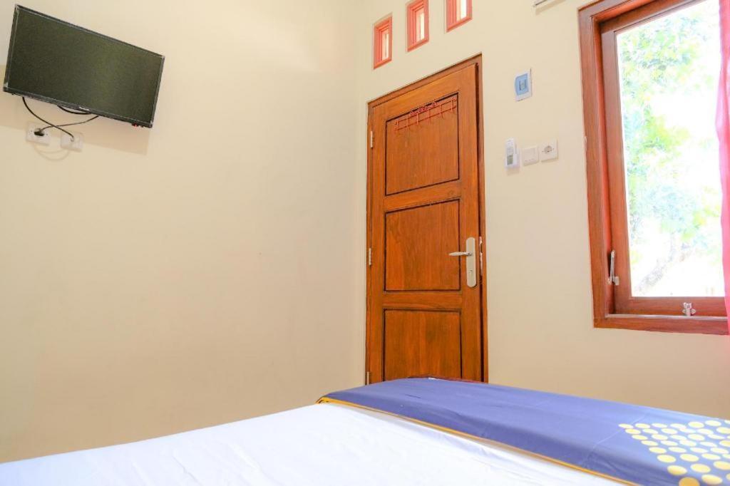 Oyo 2826 Panderman Residence Blitar المظهر الخارجي الصورة